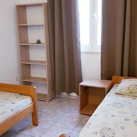 Apartment Seaside Secluded Apartments Cove Jedra, Hvar - 2583 *