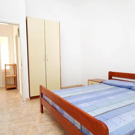 Apartment Seaside Secluded Apartments Cove Jedra, Hvar - 2583 Gdinj