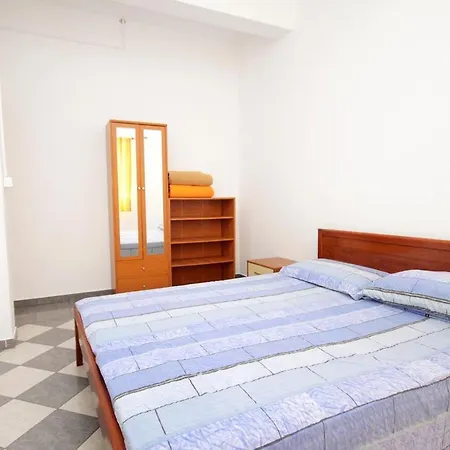 Apartment Seaside Secluded Apartments Cove Jedra, Hvar - 2583 *